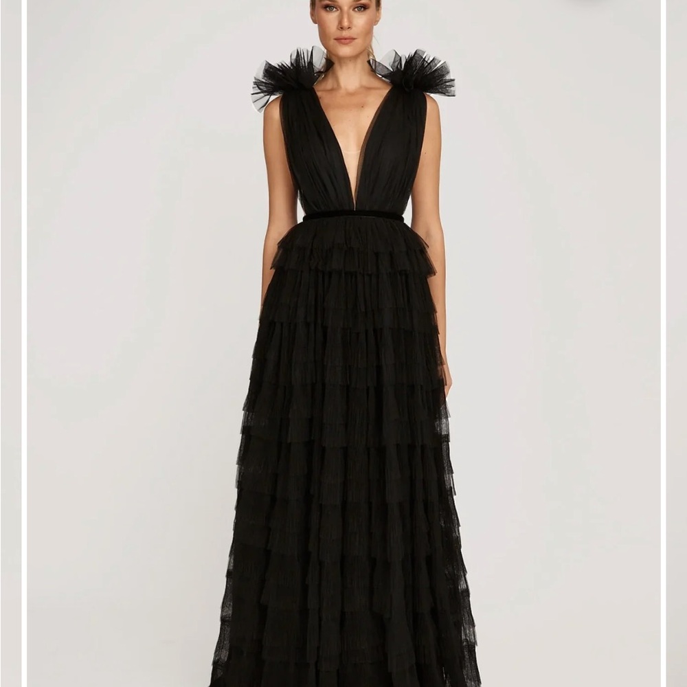 Elegant Black Maxi Tulle Gown with Plunging V-Neck